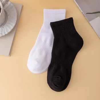 14Pairs Kvaliteetne Naiste Valge Tahke Musta Värvi Kvartalis Sokid Igapäevaseks kandmiseks Pildistamise Stiil Casual